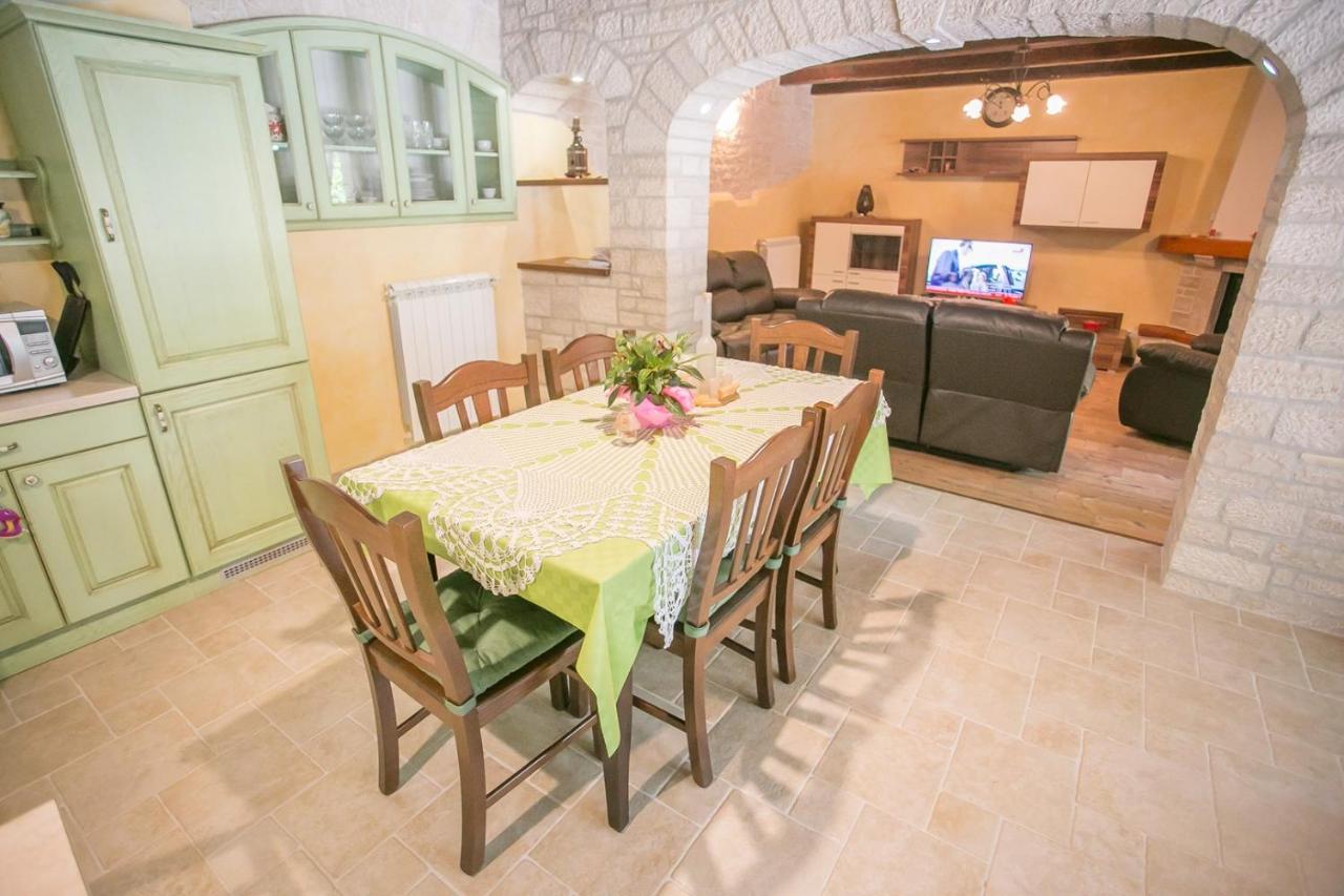 Holiday Home Mendula Tinjan Exterior foto
