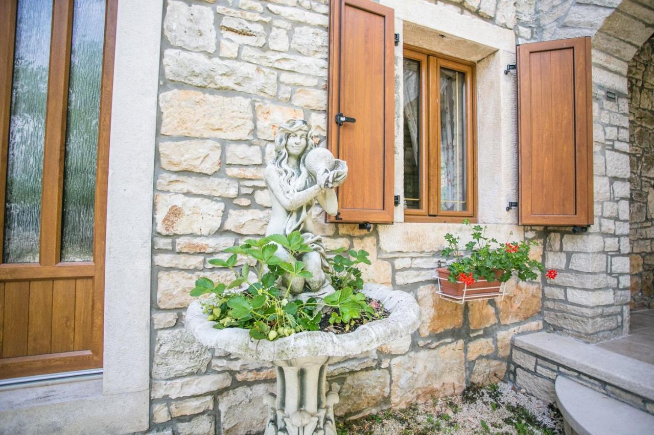 Holiday Home Mendula Tinjan Exterior foto